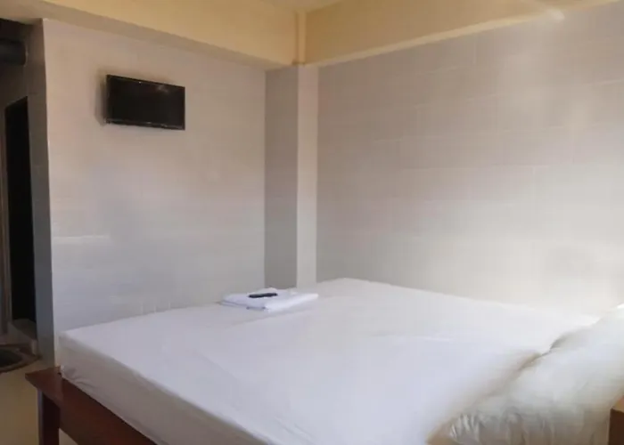 Oyo 3891 Penginapan Pondok Alit ヌサドゥア